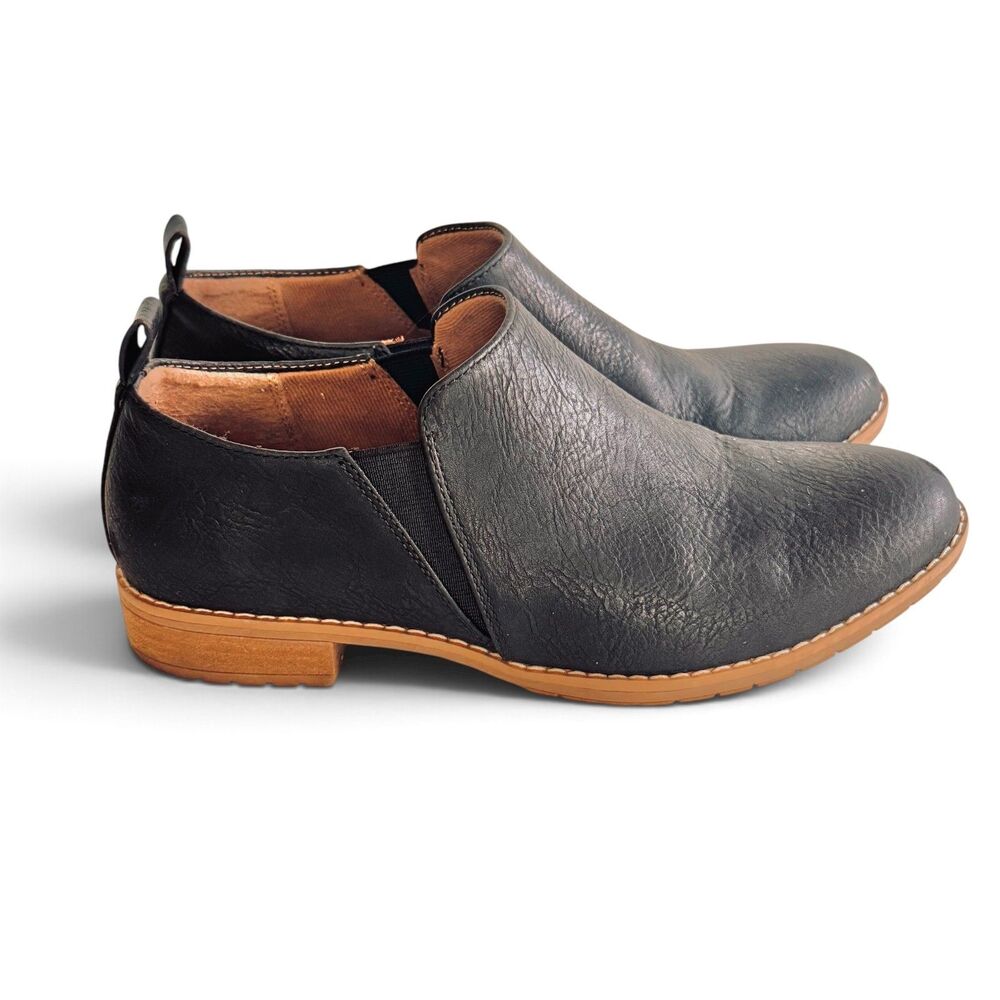 EuroSoft by Sofft Women's Willet Booties Matte Black Stacked Heel Size 8